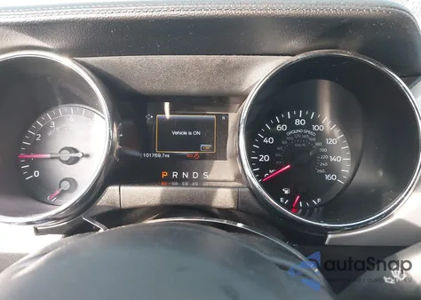 2017 Ford Mustang Ecoboost Premium z USA, uszkodzony, nr VIN 1FATP8UH2H5292830